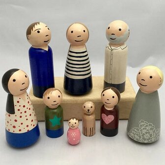 Peg Dolls 40 pieces